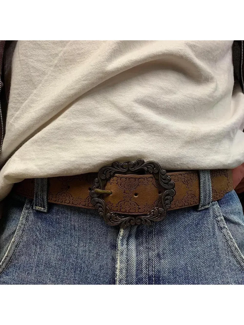 American Western Cowboy Cowgirl vintage 90s style brown belt. Bronze floral